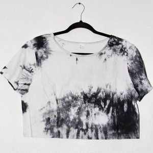🌸 H&M Black & White Tie-Dye Crop Top  🌸